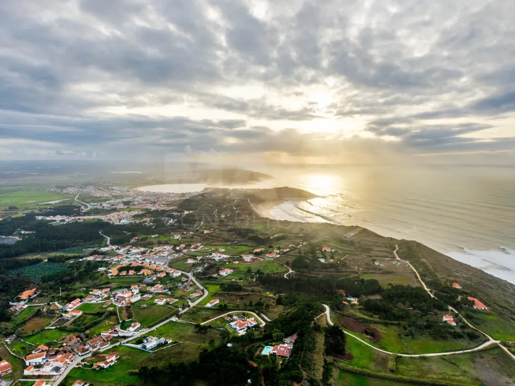 4 bedroom villa with pool, in São Martinho do Porto