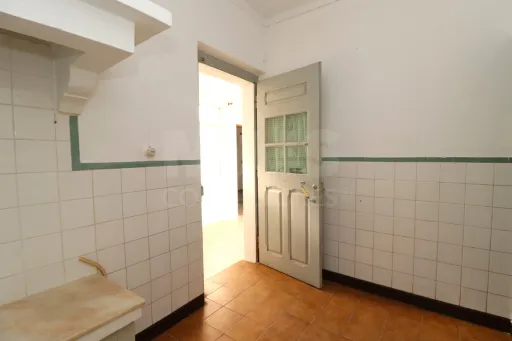 2-Bedroom Ground-Floor Apartment with Patio in Porto Alto