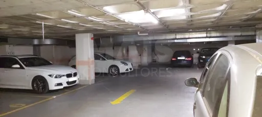 Lugar de Garagem - Entrecampos