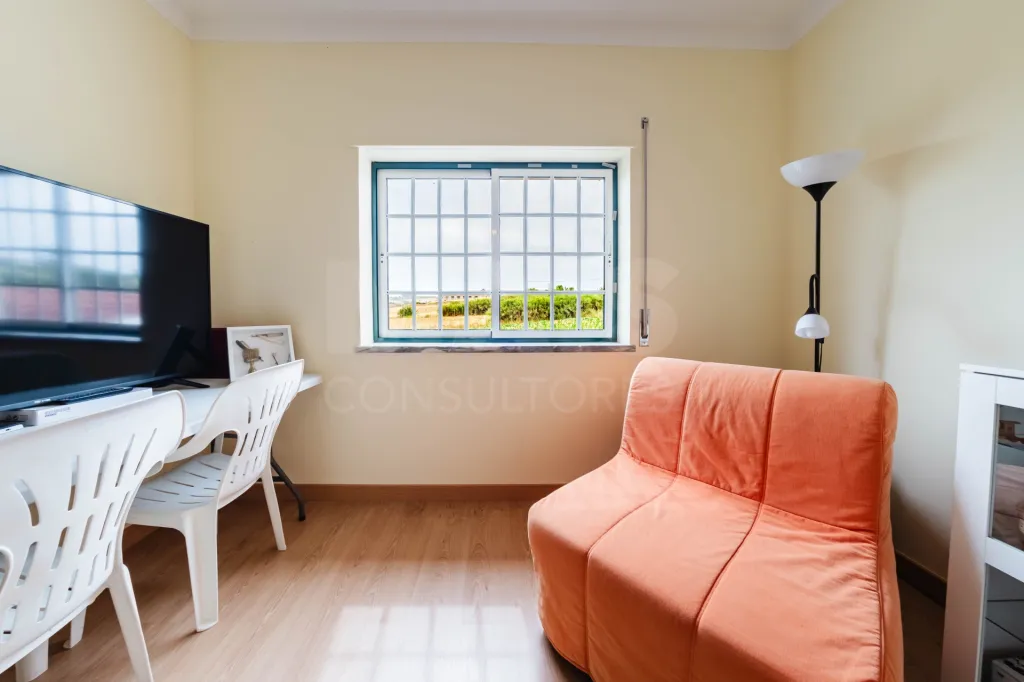 Moradia T5 com 2 Anexos em Terreno com mais de 1.400 m²
