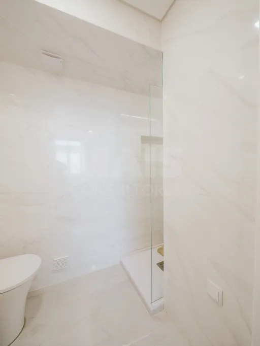 T3 Remodelado em Benfica | Open Space | Muita Luz