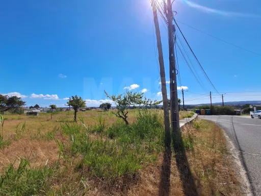 Terreno para construção de moradias