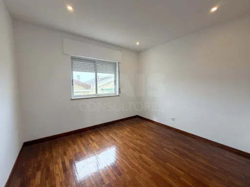 Apartamento T2 remodelado em Peniche