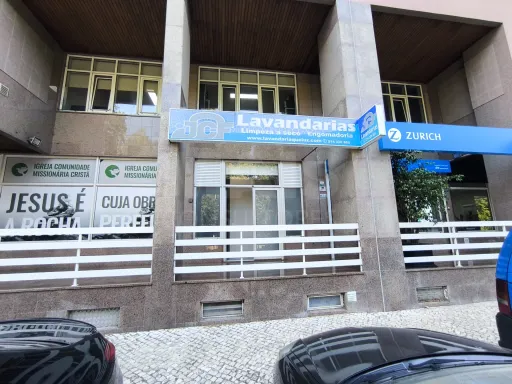 🏬Shop in Belas with 98,36m²