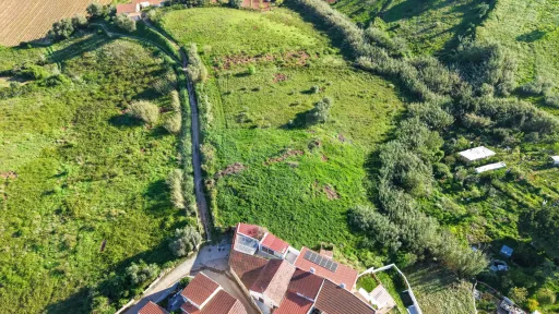 Terreno com malha urbana para Construção - Projeto aprovado - 10 minutos de Torres Vedras