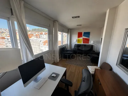 Exclusive Penthouse with Panoramic Views of the River and City in Arroios, Lisbon