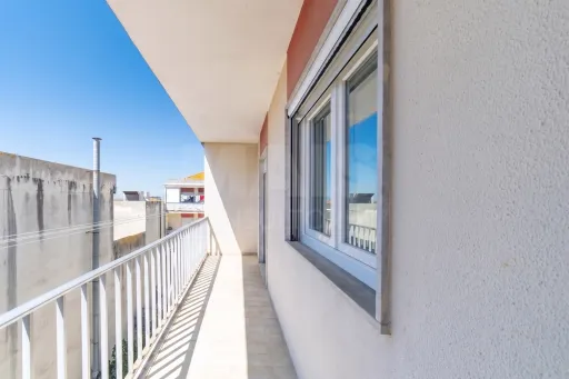 3-bedroom apartment in downtown Samora Correia
