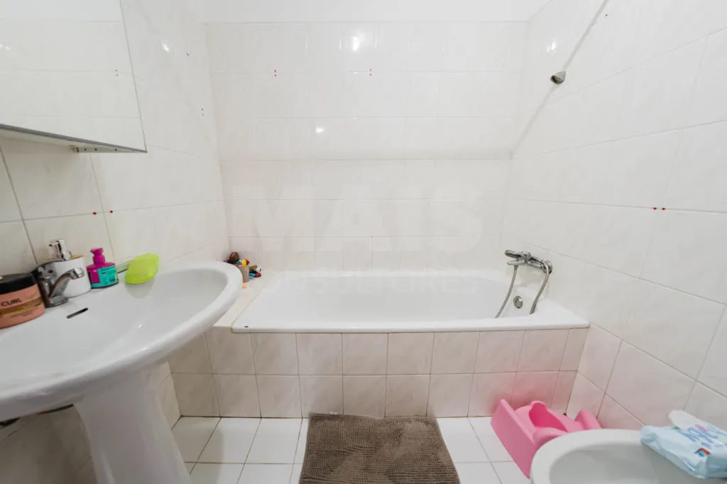 Apartamento T3 em Peniche com 110 m², perto do centro e da Universidade