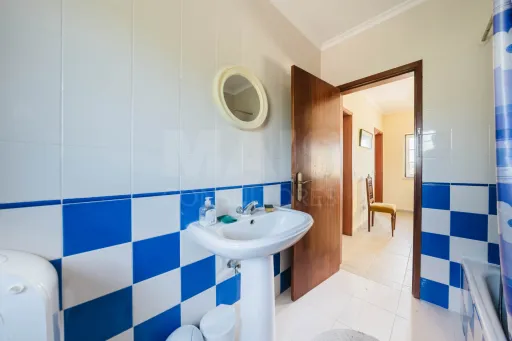 Moradia T3 inserida num terreno com 2516m2