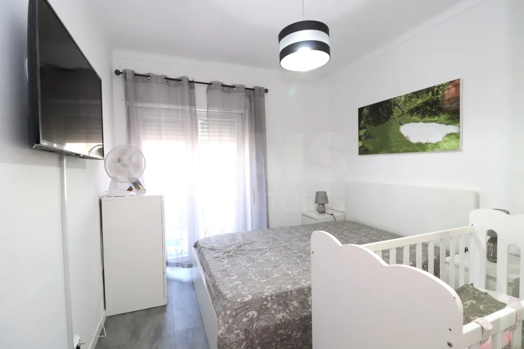 Apartamento T3 Totalmente Remodelado 3º andar em Samora Correia