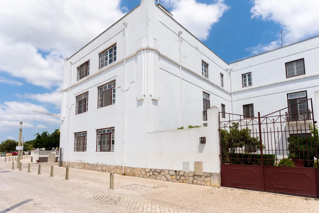 Apartamento T1 com 125 m², Frente ao Centro Náutico, em Alcácer do Sal