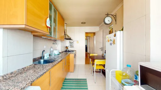 Apartamento T3 com Varandas no Centro de Massamá