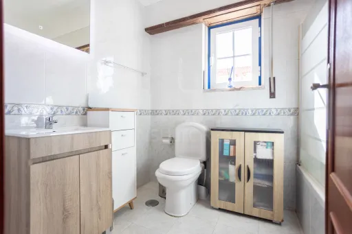 Apartamento T3 com arrecadação em Samora Correia