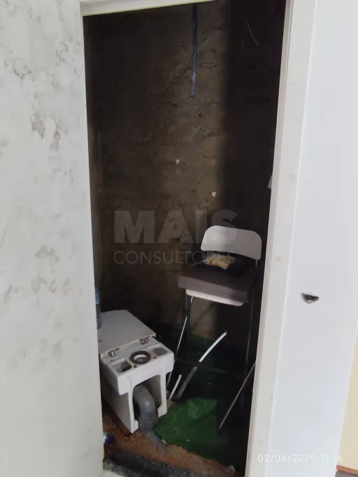 Moradia T1 Parcialmente Remodelada no casal das Andorinhas - Dois Portos