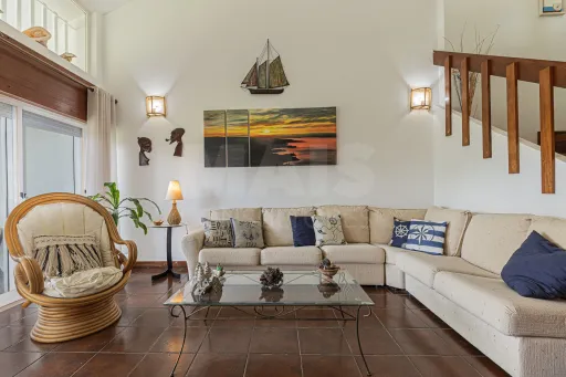 Moradia Contemporânea com terreno 700m2 em Soltroia – Próxima da Praia