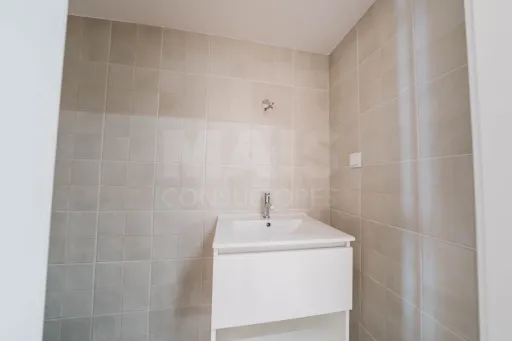 Moradia totalmente remodelada no coração de Peniche!