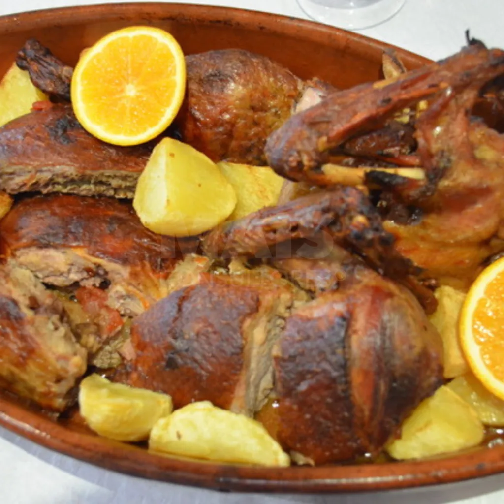 Benfica | Restaurante em Funcionamento + 3 Frações Comerciais | Clientela fiel e casa cheia.