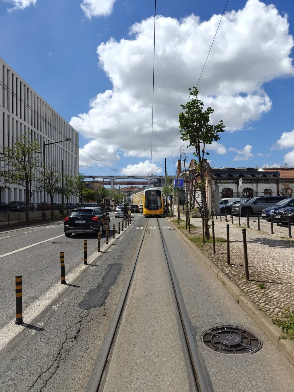 T1 Remodelado com Vista Rio | Av. 24 de Julho — Cais do Sodré