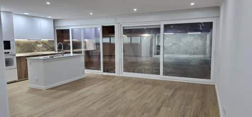 3 Bedroom House Refurbished Benfica