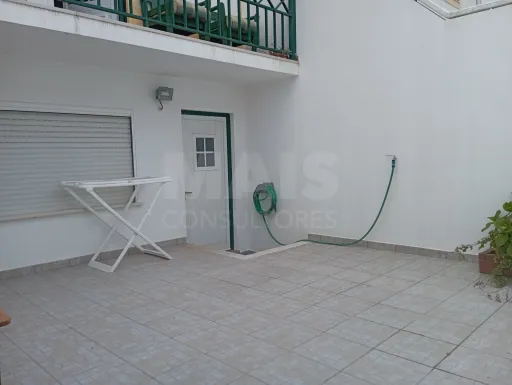 Moradia T2 + 1 Mobilada com Garagem e Quintal - Casais do Baleal