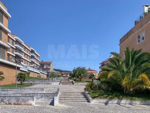 Apartamento T3 com garagem e arrecadação - Caneças
