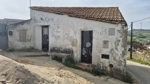Moradia Térrea com Espaço  Exterior