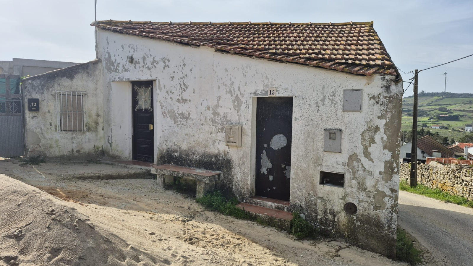 Moradia Térrea com Espaço  Exterior