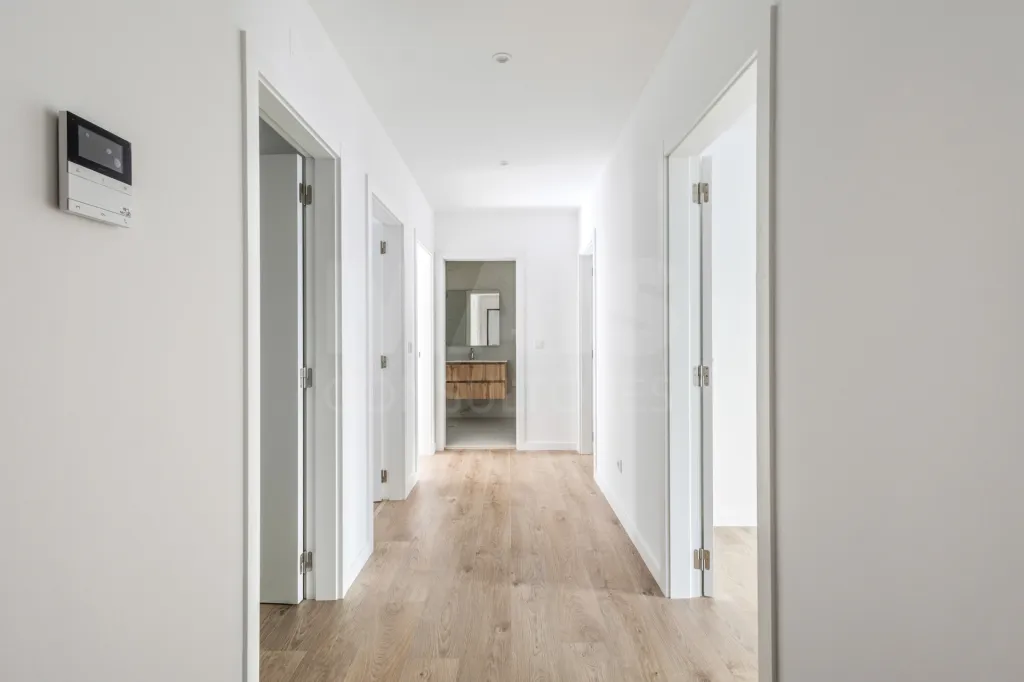 Apartamento T3 Novo com garagem -- Santa Bárbara