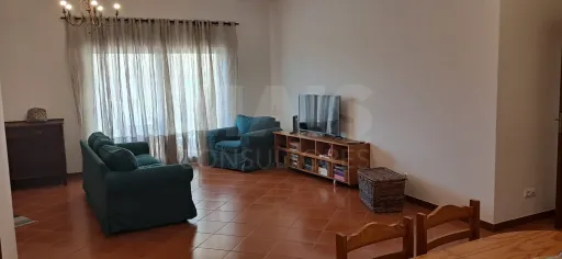 Moradia V2+1 isolada em Sítio das Lombas