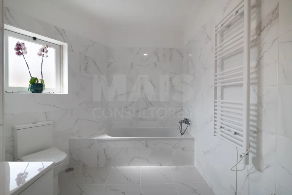 Moradia Isolada T4 Renovada — Abuxarda / Alvide, Cascais
