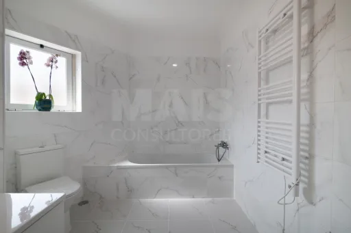 Moradia Isolada T4 Renovada — Abuxarda / Alvide, Cascais
