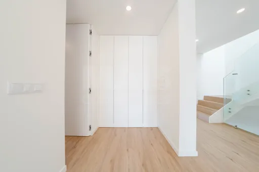Moradia T3+2 Moderna com Vista Mar e Terraço Panorâmico