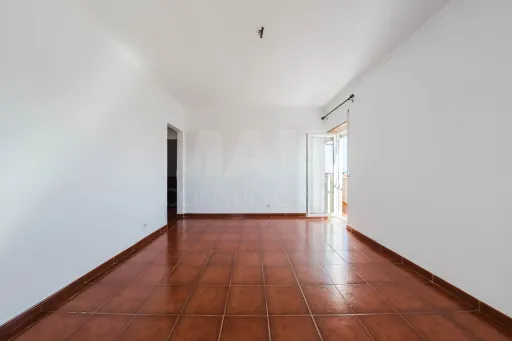 T2 Renovado com Varanda e Vista Mar em Peniche