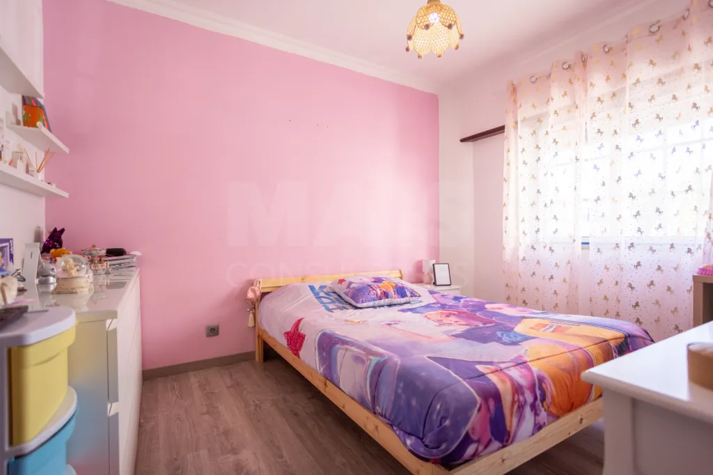 Apartamento T3 com arrecadação em Samora Correia