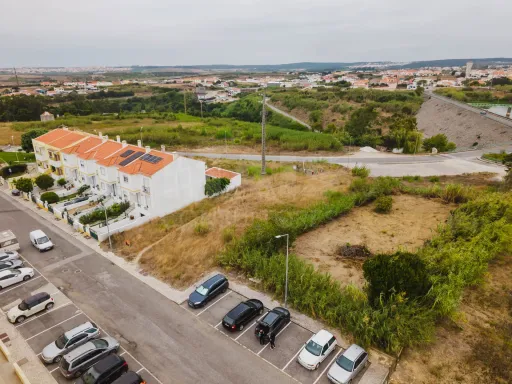 Terreno para construção em Atouguia da Baleia | Uma oportunidade para construir o seu próximo projeto!