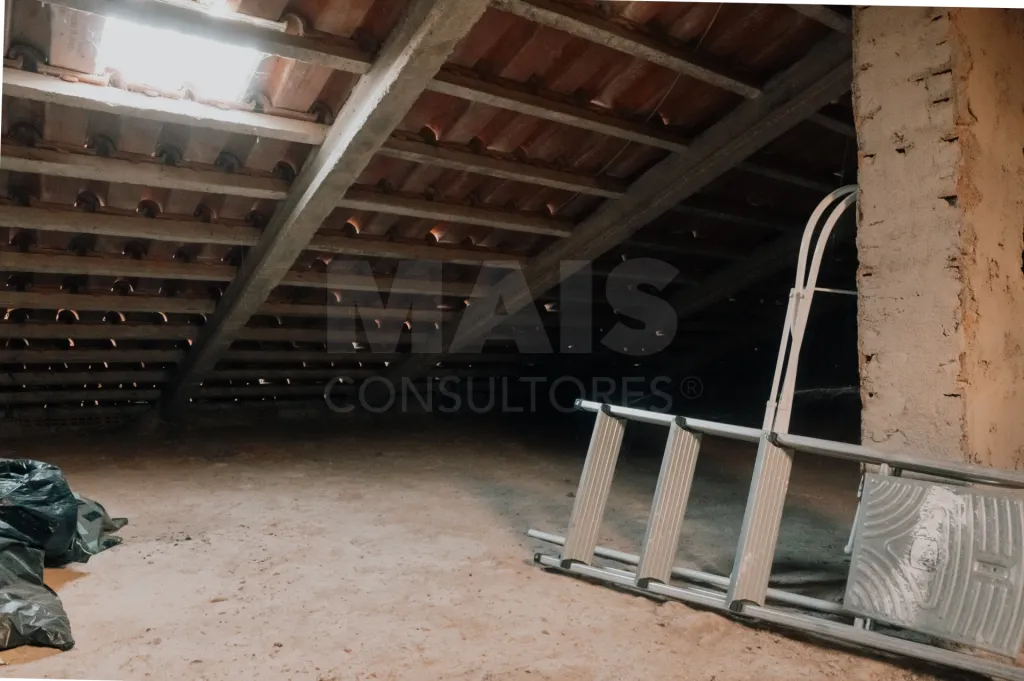 Apartamento T2 com Sótão, T1 na Cave e Potencial de Rentabilidade
