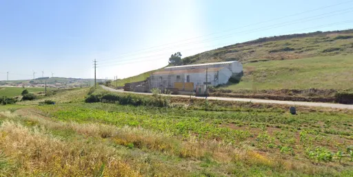 Rustic land with a network of developable areas