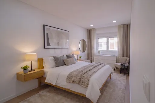 Apartamento T2 Totalmente Remodelado com Varanda no Coração de Alverca | Modernidade, Conforto e Localização de Excelência