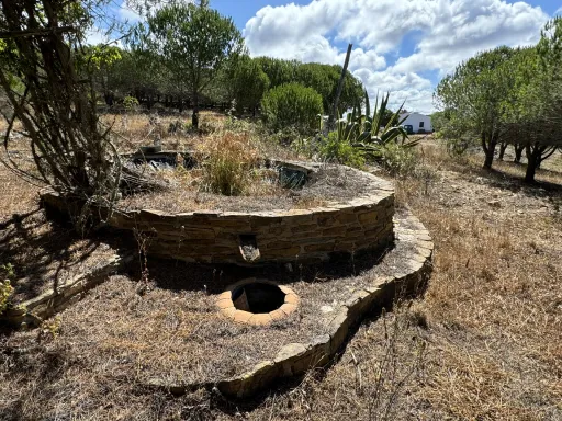 Moradia T3 no campo, perto de Lagos com 15 ha - Negociável
