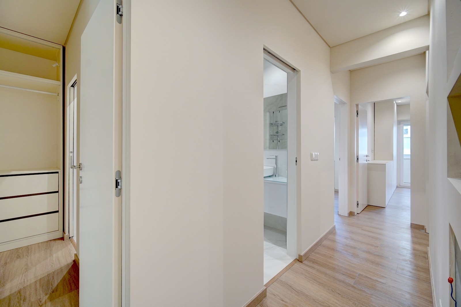 T4 em Queluz, TOTALMENTE Remodelado, com duas suítes