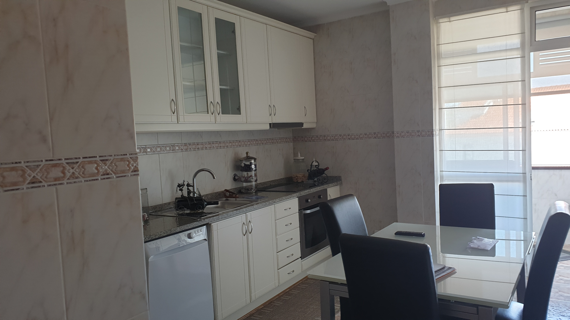 - Oportunidade Única em Arrifana-Apartamento T2 Mobilado