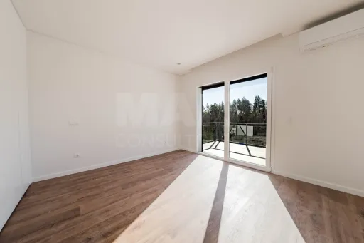 Moradia T3+1 | Piscina | Garagem | Caldas da Rainha