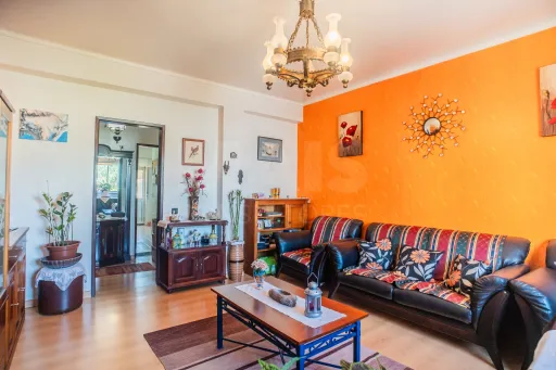 2-Bedroom Apartment in the Heart of Cadaval – Comfort, Location, and Potential!