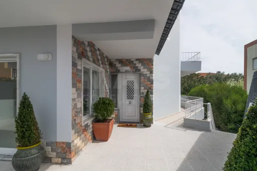 Moradia Isolada T4 Renovada — Abuxarda / Alvide, Cascais