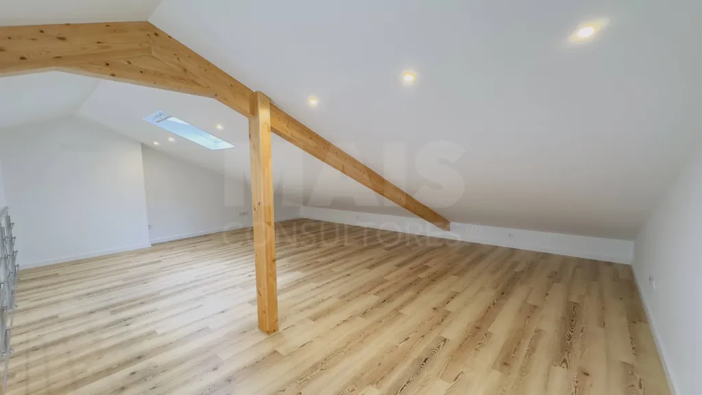 Fully Renovated 4-Bedroom Apartment | Downtown Lourinhã | Space, Elegance, and Comfort