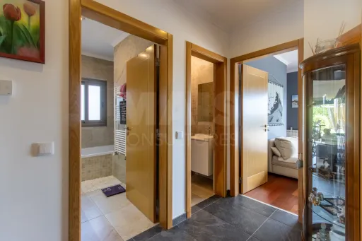 Moradia T4 de luxo no Barrocalvo, Carvalhal, Bombarral