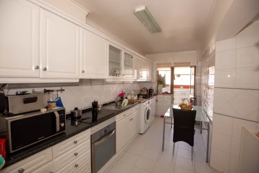 T3 Casal da Serra com Varandas e Vista Rio