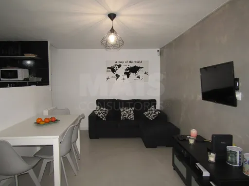 Moradia T2 com Sótão Forrado e Espaço Exterior