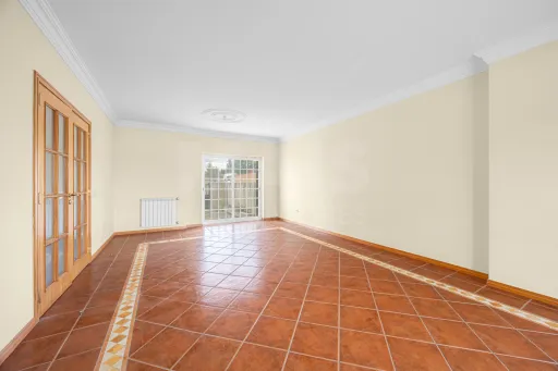 Moradia T5 com vista privilegiada em Alenquer