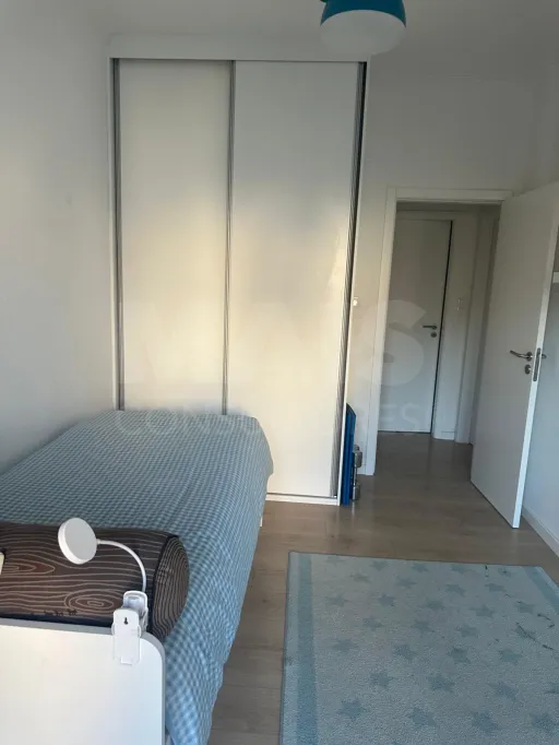 Apartamento T3 totalmente remodelado na Póvoa de Santa Iria com vista rio
